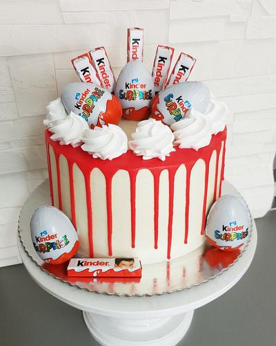 Kindersuprise cake - Cake by Prodiceva