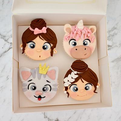 Girly Cupcake Box  - Cake by Juliana’s Cake Laboratory 