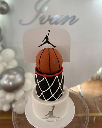 Basketball cake - Cake by Torte Panda