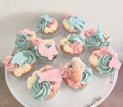 Gender reveal cupcakes  - Cake by Mo