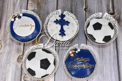Soccer themed first communion cupcakes - Cake by Daria Albanese