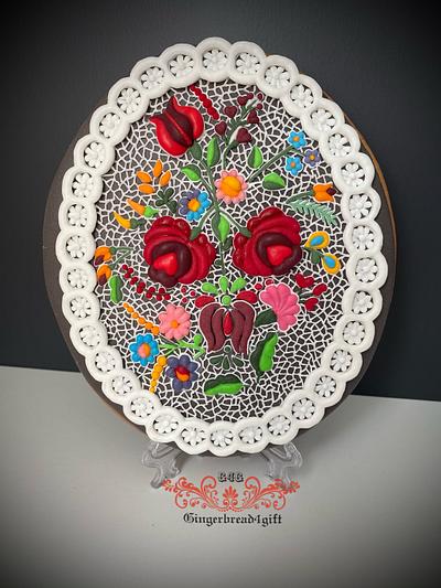 Hungarian embroidery from coloured royal icing - Cake by Maria