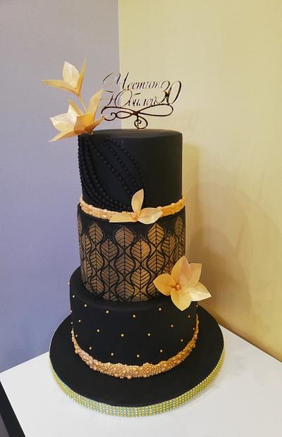 Black and gold - Cake by Nora Yoncheva