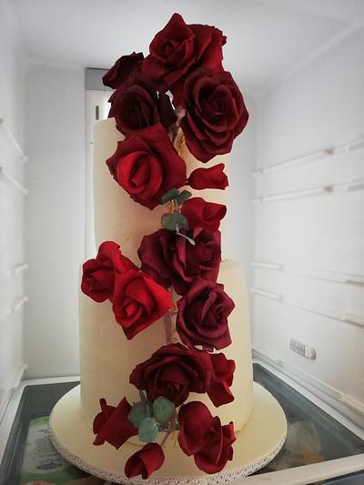 Wedding cake, sugar roses - Cake by Maja Motti