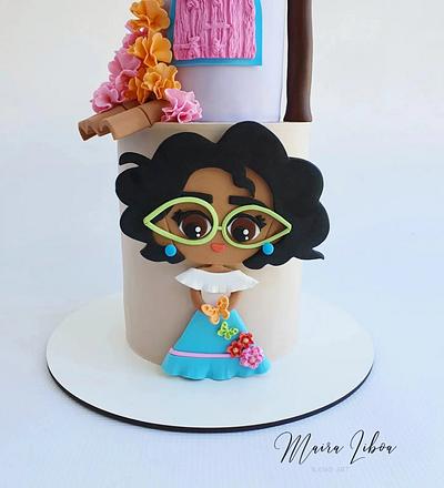 Encanto - Cake by Maira Liboa