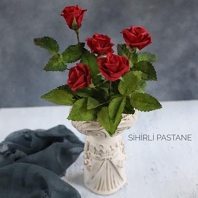 Wafer Paper Red Roses - Cake by Sihirli Pastane