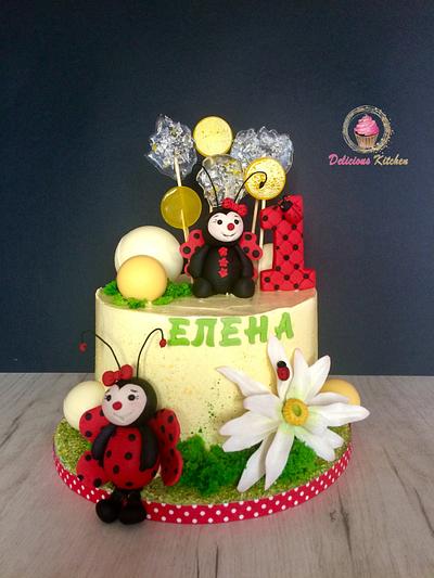Ladybugs cake - Cake by Emily's Bakery