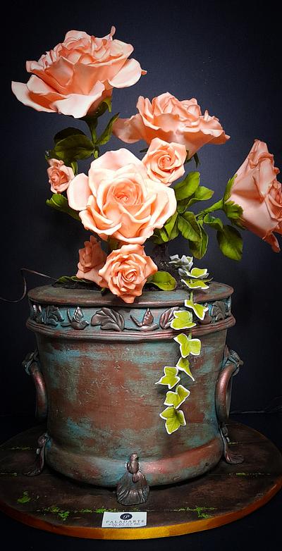 Pot of roses cake - Cake by Paladarte El Salvador