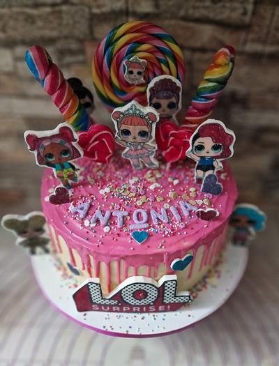 L.O.L. - Cake by Miavour's Bees Custom Cakes
