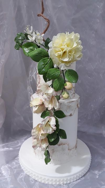 Camellia Japanese  and bouganvillea, flowers for mother's day  - Cake by Julissa 
