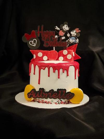 Minnie Mouse themed birthday cake - Cake by Celene's Confections