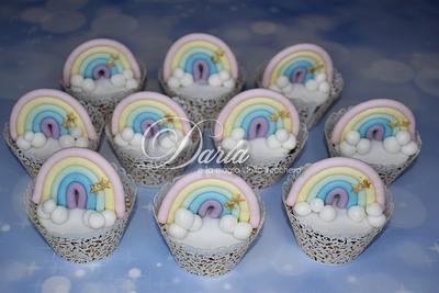 Rainbow themed cupcakes - Cake by Daria Albanese