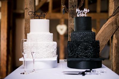 Black & White Simplicity  - Cake by Designer Cakes By Timilehin