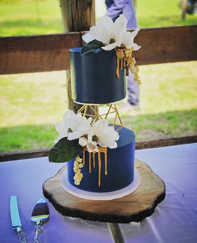 Wedding cake - Cake by Mitziar's Kitchen LLC 