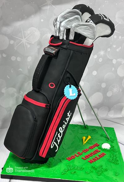 Golf bag with clubs  - Cake by Rhona
