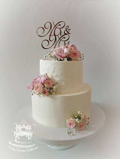 Wedding cake with flowers - Cake by ZuzanaL