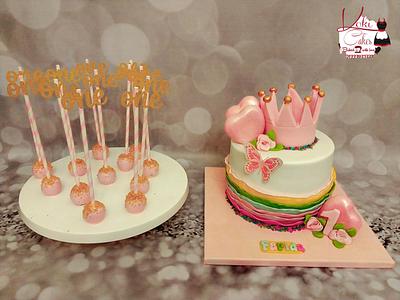"1st Birthday cake & cake pops" - Cake by Noha Sami