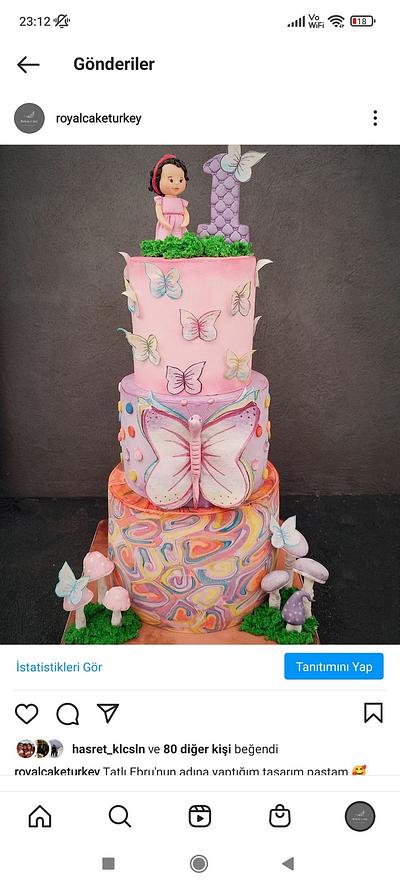 Butterfly cake 🦋 - Cake by Royalcake 