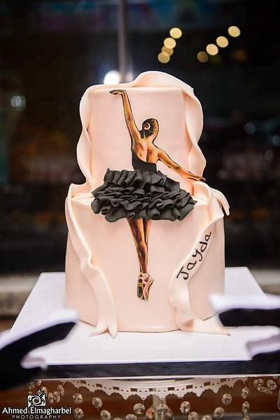 Ballerina Cake by lolodeliciouscake 🖤🖤 - Cake by Lolodeliciouscake
