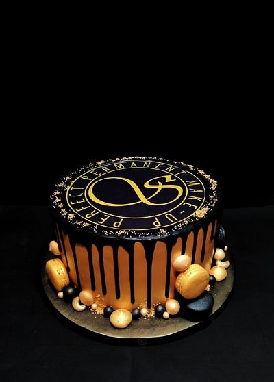 Black and Golden 2 - Cake by Dari Karafizieva
