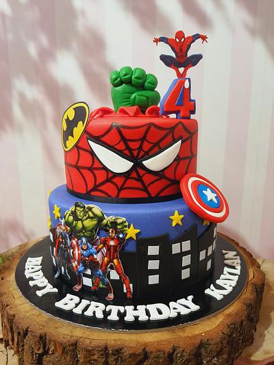 Superheroes - Cake by ClaudiaSugarSweet