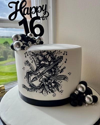 Hand painted cake  - Cake by Missyclairescakes