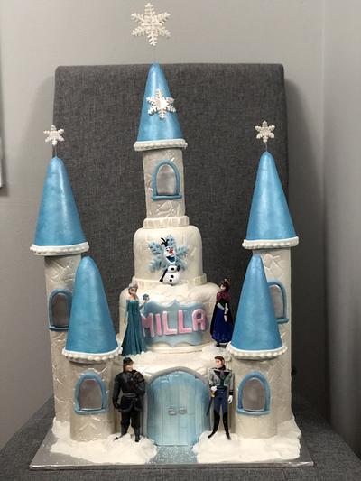 Frozen castle cake  - Cake by Nerece