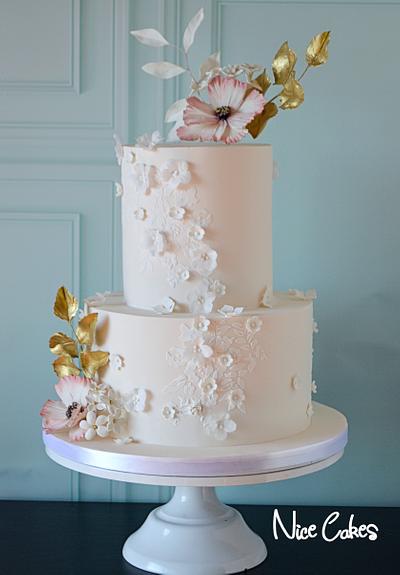 Gold and peach wedding cake - Cake by Paula Rebelo