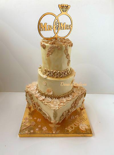 Golden wedding cake  - Cake by Dinadiab