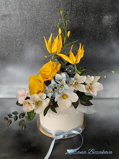 Wafer paper flowers - Cake by Zuzana Bezakova