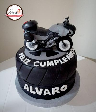 Torta Moto - Cake by Sweet Art Pastelería & repostería