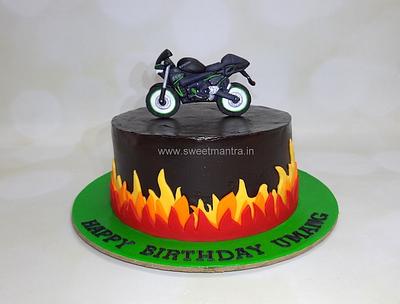 Bike travel cake - Cake by Sweet Mantra Homemade Customized Cakes Pune