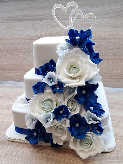 Blue and white wedding - Cake by Majka Maruška