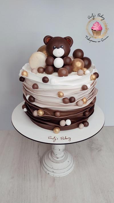 Teddy Bear ruffles cake - Cake by Emily's Bakery