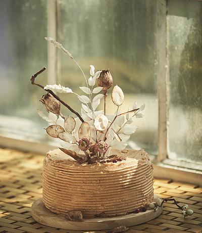 Boho buttercream cake with sugar dried flowers - Cake by Eszter Kanyári