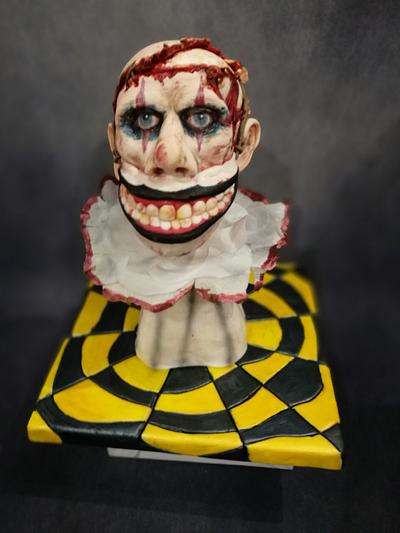 Creepy clown - Cake by Sebastian Kronseder