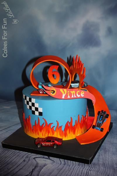 Hotwheels cake - Cake by Cakes for Fun_by LaLuub