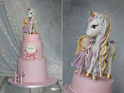 Little girl and unicorn.. - Cake by Lorna
