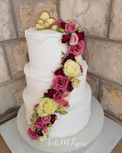 Flower wedding cake - Cake by TorteMFigure