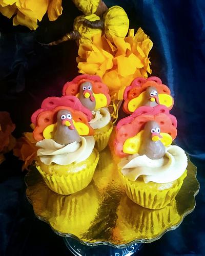 Thanksgiving Cupcakes - Cake by SV Sugar Art Studio