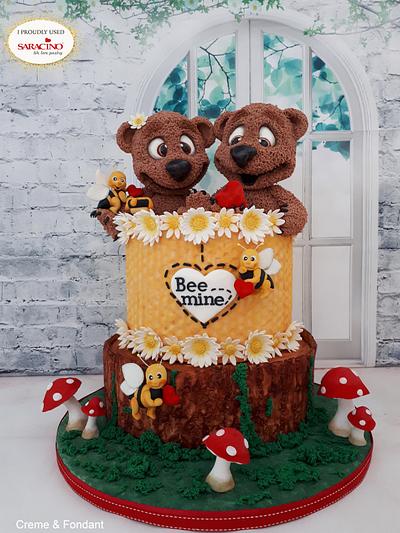 Bee Mine Cake - Cake by Creme & Fondant