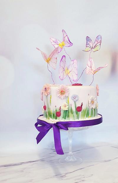 Flowercake and butterflies - Cake by Judith-JEtaarten