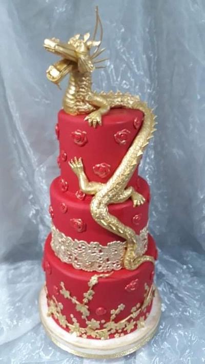 Golden Dragon - Cake by Julissa 