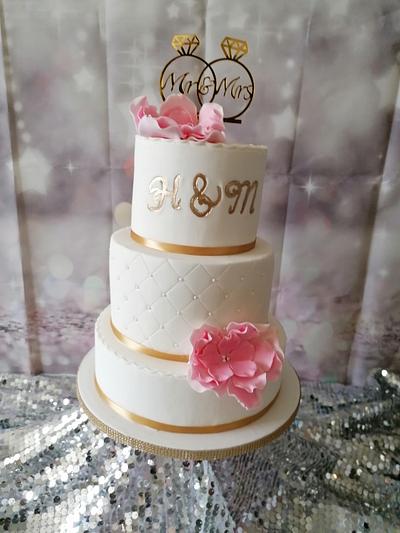 Wedding cake with handmade roses  - Cake by Cake Rotterdam 