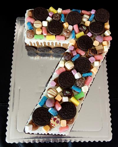 number seven  - Cake by OSLAVKA