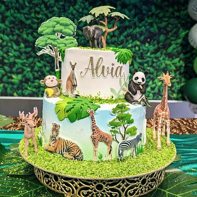 Safari theme cake - Cake by Sugaryaddictions