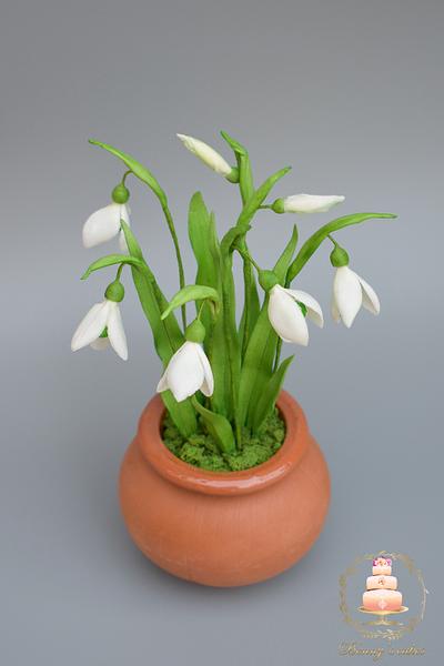 Snowdrops - Cake by Benny's cakes