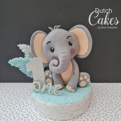 Elephant cake topper - Cake by Karen Dodenbier