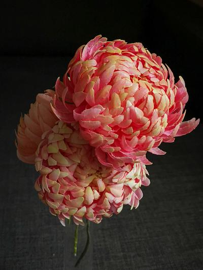 Wafer paper Chrysanthemum a - Cake by Iliana Petrova