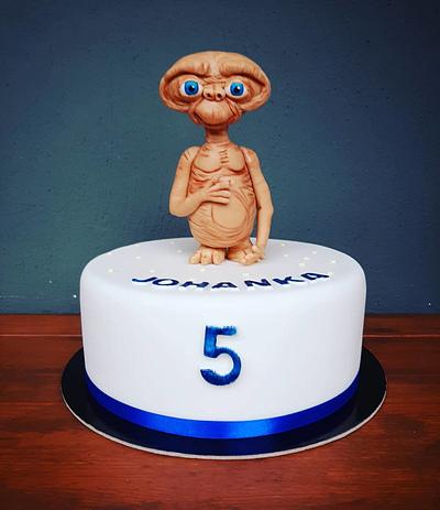 E.T.  - Cake by Petraend